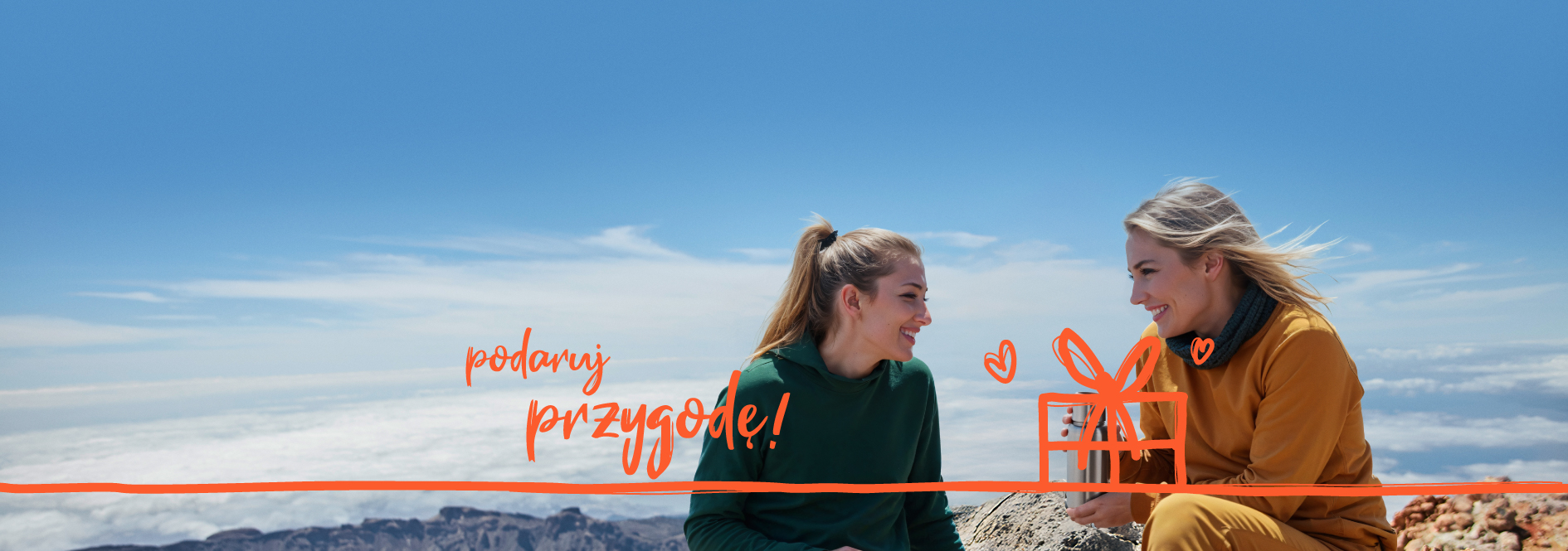 Dziewczyny korzystające z prezentu w formie przygody na łonie natury