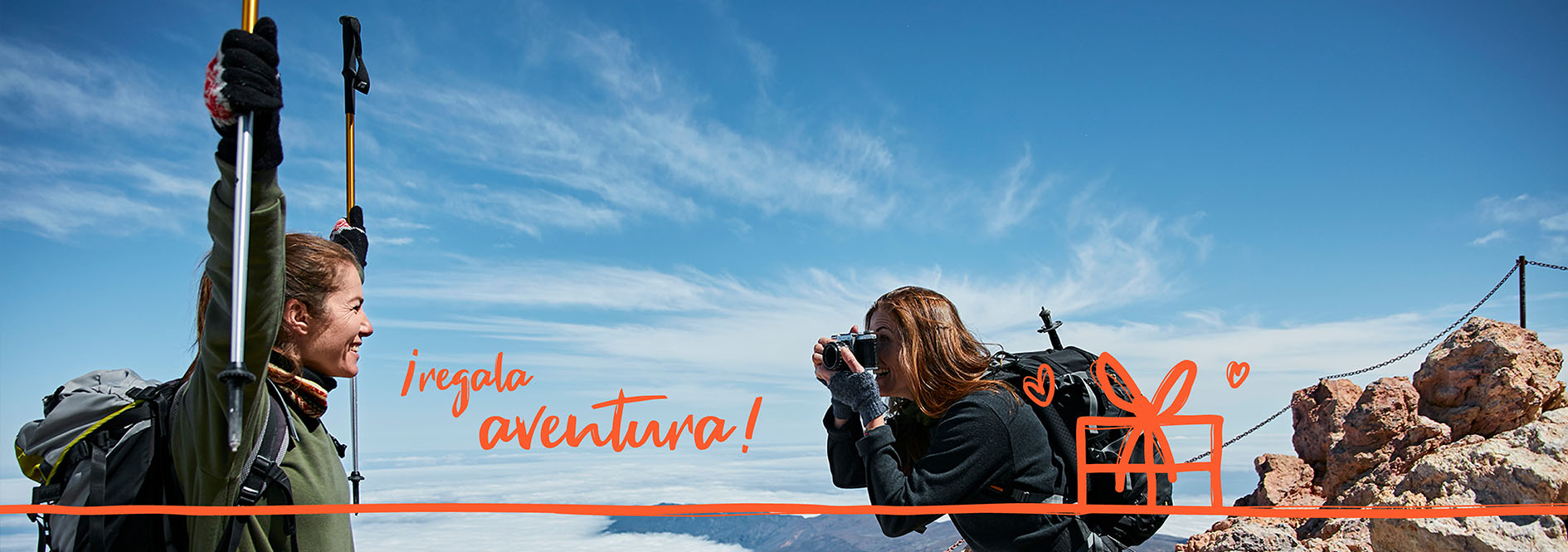 Chicas disfrutando de su regalo de aventura en la naturaleza